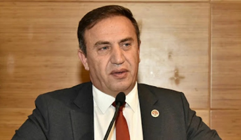 eski-chp-gumushane-il-baskani-bedri-agac-ozgur-ozelin-istifa-etmesini-istedi