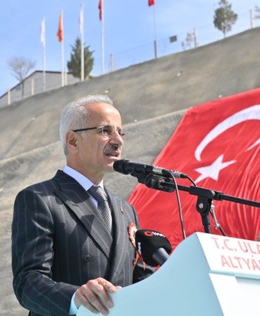 kafkas-ulkelerine-ulasimi-guclendirecek-otoyolda-calismalar-hizlandi