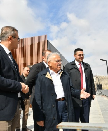 kayseri-lezzetleri-mulhem-ile-dunyaya-aciliyor-baskan-buyukkilic-yaz-sezonu-hazirliklarini-inceledi