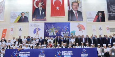 kayseride-ucan-kaykay-heyecani-baskan-buyukkilic-genclerle-bulustu