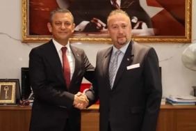 ozkan-yalimin-yolsuzluk-carkini-makam-soforu-patlatti-ozgur-ozelin-vip-araci-belediye-kasasindan-dizayn-edilmis
