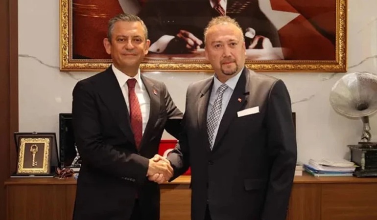 Özkan Yalım’ın yolsuzluk çarkını makam şoförü patlattı! Özgür Özel’in VİP aracı belediye kasasından dizayn edilmiş