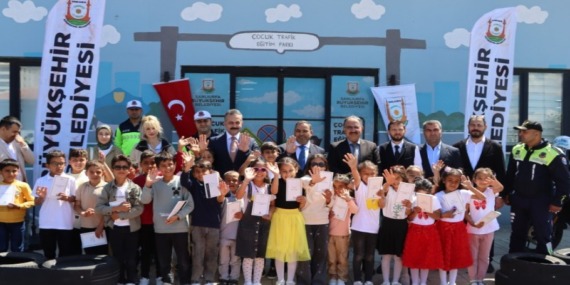 sanliurfada-gelecegin-suruculerine-egitim-ogrencilere-trafik-bilinci-asilaniyor
