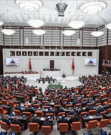 site-aidatlarinda-yeni-donem-fahis-artislara-duzenleme-geliyor