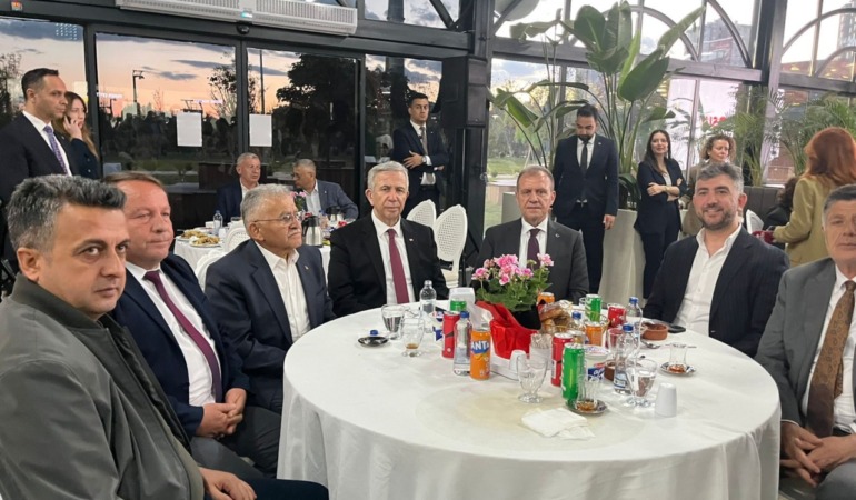 tarihi-kentler-birligi-seciminde-siyaset-ustu-uzlasi-baskan-buyukkilictan-hizmet-vurgusu