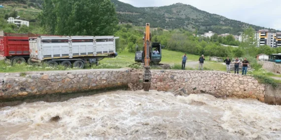 tokat-belediyesinden-sel-ve-taskin-riskine-karsi-yogun-mesai-behzat-deresinde-onlemler-artirildi
