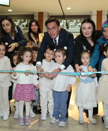 tokatta-renkli-bulusma-minik-eller-sanatla-hayallerini-tuvale-doktu
