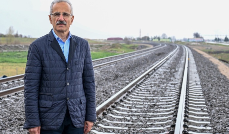 Ulaştırma ve Altyapı Bakanı Abdulkadir Uraloğlu: “Bursa’dan Yola Çıkan Bir Tren Osmaneli Üzerinden Ankara–İstanbul Yht Hattına Bağlanacak”