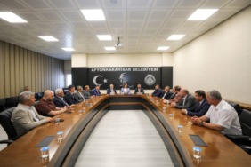 afyonkarahisar-icin-el-ele-ak-partiye-katilan-burcu-koksal-ile-kritik-toplanti