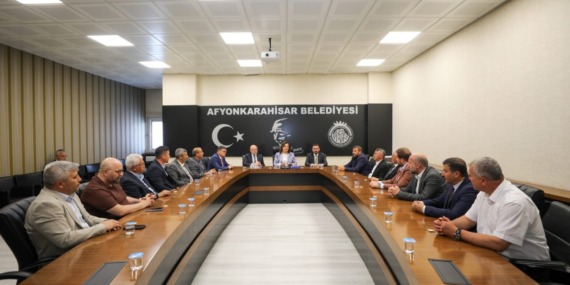 afyonkarahisar-icin-el-ele-ak-partiye-katilan-burcu-koksal-ile-kritik-toplanti