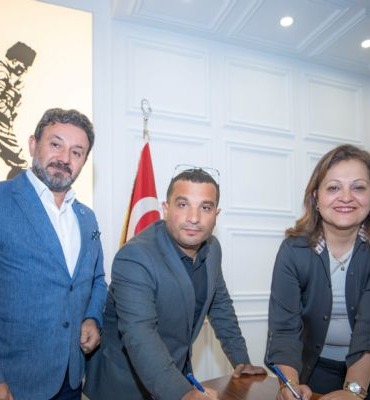 afyonkarahisarda-cevre-dostu-enerji-hamlesi-3-mwlik-dev-ges-projesi-icin-imzalar-atildi