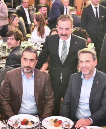 ahid-41-yilinda-odul-toreni-duzenledi