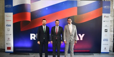 ak-parti-ankara-il-baskani-hakan-han-ozcan-rusya-gunu-resepsiyonuna-katildi