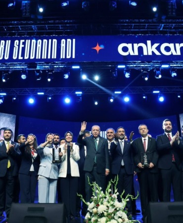 ak-parti-ankarada-tarihi-esigi-asti-uye-sayisi-1-milyonu-gecti