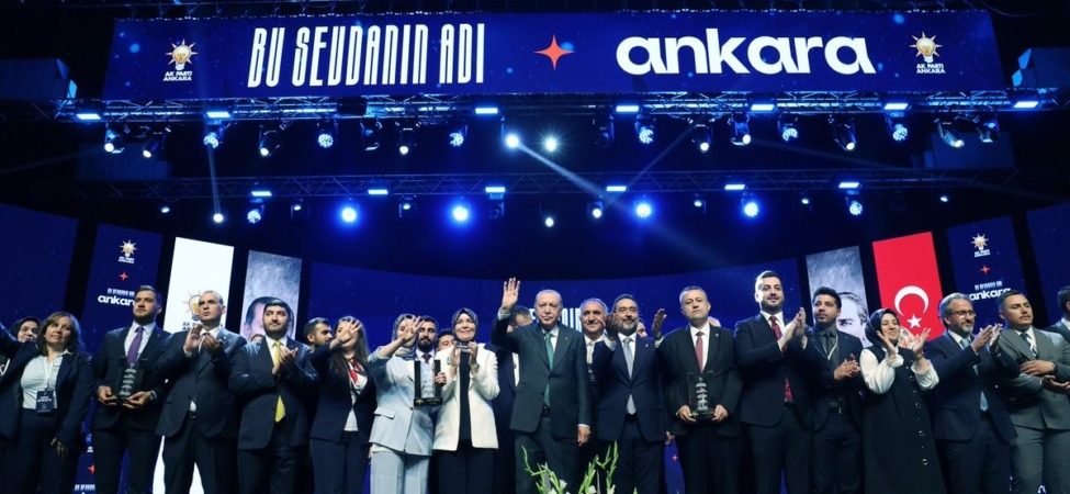 ak-parti-ankarada-tarihi-esigi-asti-uye-sayisi-1-milyonu-gecti