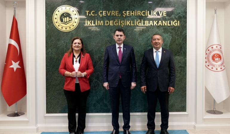 bakan-kurum-afyonkarahisar-buyuksehir-belediye-baskani-koksal-ve-dinar-belediye-baskani-topcuyu-kabul-etti