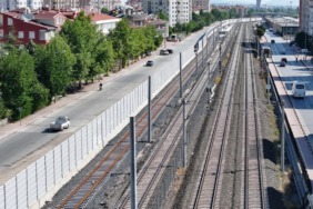 baskan-altay-mujdeyi-verdi-banliyo-hattinda-tren-kaynakli-gurultuye-karsi-ses-bariyeri-yapiliyor