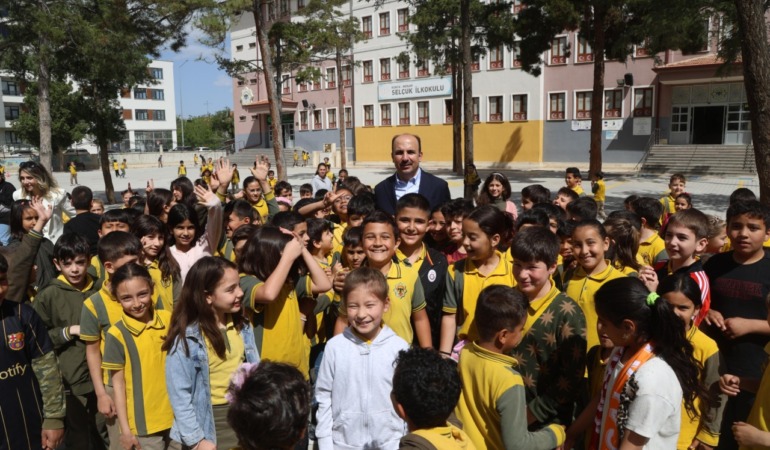 Başkan Altay’dan Karne Alan Tüm Öğrencilere Tebrik