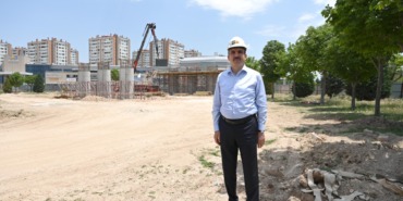 baskan-altaydan-yurtlar-bolgesi-mujdesi-tramvay-hattini-yukari-alacak-kopru-calismasi-kesintisiz-suruyor