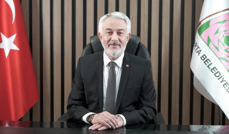 Başkan Başdeğirmen’den Duygusal Mesaj: “Fedakarlığın ve Güvenin Simgesi Tüm Babalarımızın Günü Kutlu Olsun!”