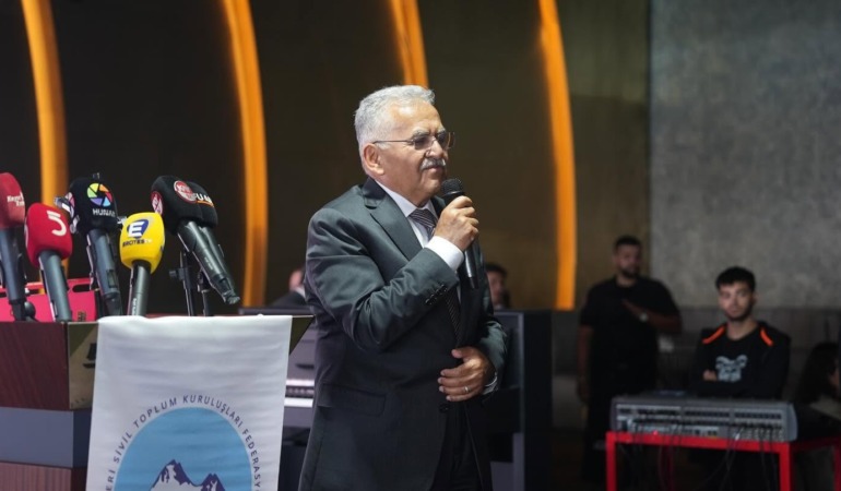 Başkan Büyükkılıç’tan 8. Kayserililer Zirvesi’nde Net Mesaj: Birlik, Beraberlik ve Dayanışma Vurgusu!
