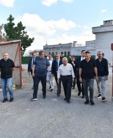 baskan-buyukkilictan-tarihe-saygi-durusu-tarihi-kayseri-mahallesinde-3-etap-calismalarini-inceledi