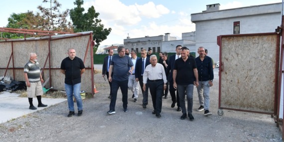 baskan-buyukkilictan-tarihe-saygi-durusu-tarihi-kayseri-mahallesinde-3-etap-calismalarini-inceledi