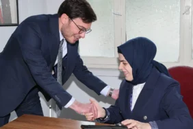 baskan-yazicioglu-belediye-personeliyle-bayramlasti