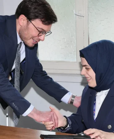 baskan-yazicioglu-belediye-personeliyle-bayramlasti
