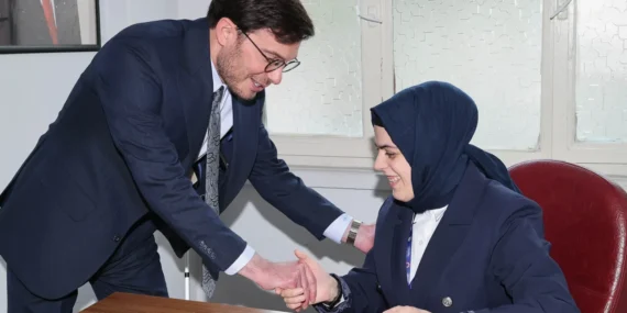 baskan-yazicioglu-belediye-personeliyle-bayramlasti