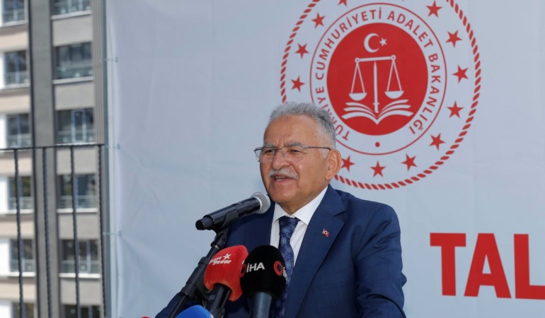 Çocukların Mutluluğu İçin Anlamlı Hizmet: Başkan Büyükkılıç Talas Çocuk Görüşme Merkezi’nin Açılışını Yaptı!