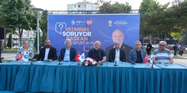 corum-belediye-baskani-asgin-iskilipli-atif-hoca-parkinda-vatandaslarla-bulustu