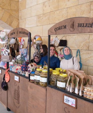 corum-belediyesi-kadin-emegi-carsisini-tarihi-bedestende-aciyor