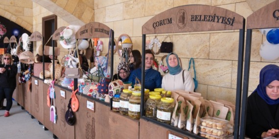 corum-belediyesi-kadin-emegi-carsisini-tarihi-bedestende-aciyor