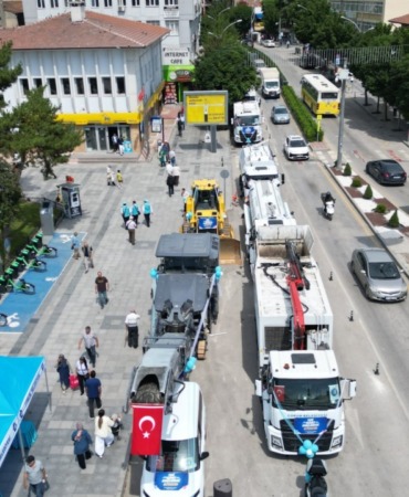 corumun-hizmet-gucune-buyuk-takviye-corum-belediyesi-13-yeni-arac-ve-is-makinesini-hizmete-aldi