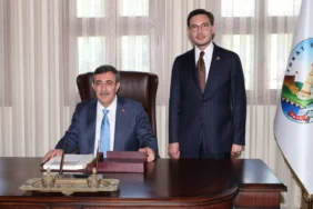 cumhurbaskani-yardimcisi-cevdet-yilmaz-tokat-belediyesinde-sehrin-projeleri-ve-kalkinma-adimlari-masaya-yatirildi