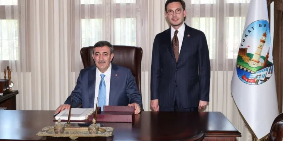 cumhurbaskani-yardimcisi-cevdet-yilmaz-tokat-belediyesinde-sehrin-projeleri-ve-kalkinma-adimlari-masaya-yatirildi