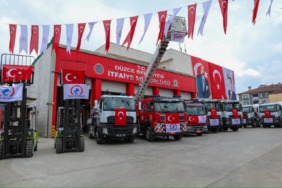 duzce-belediyesi-arac-filosunu-guclendirdi-yeni-hizmet-araclari-torenle-tanitildi