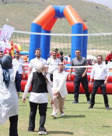 gokyuzunun-en-renkli-bulusmasi-develi-beleyme-yaylasi-senlendi