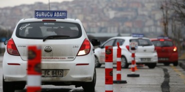 gunese-cikamayan-surucu-adayina-ozel-aksam-direksiyon-sinavi