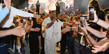 isparta-gul-festivalinde-pau-ruzgari-sahne-performansiyla-meydani-costurdu