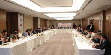 kayseride-gencligin-sesi-yukseldi-baskan-buyukkilic-12-genc-turkiye-forumunda-genclerle-ve-devlet-protokoluyle-bulustu