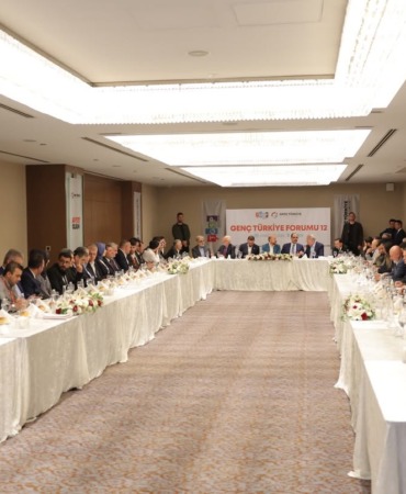 kayseride-gencligin-sesi-yukseldi-baskan-buyukkilic-12-genc-turkiye-forumunda-genclerle-ve-devlet-protokoluyle-bulustu