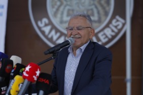 kayseride-sanat-ruzgari-baskan-buyukkilic-kaymekin-1-200-eserlik-dev-yil-sonu-sergisini-acti