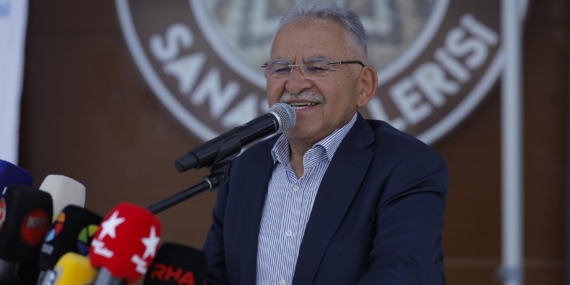 kayseride-sanat-ruzgari-baskan-buyukkilic-kaymekin-1-200-eserlik-dev-yil-sonu-sergisini-acti