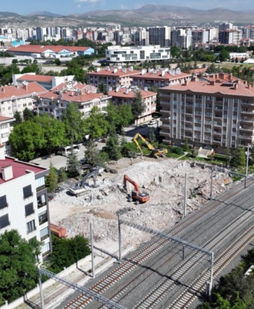 konya-ulasiminda-dev-adim-baskan-altay-demiryolu-caddesinde-kesintisiz-ulasim-koridoru-olusturuldugunu-acikladi