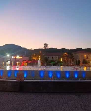 marmarisin-kalbi-durdu-belediyenin-gosteri-havuzu-4-milyonluk-maliyete-takildi