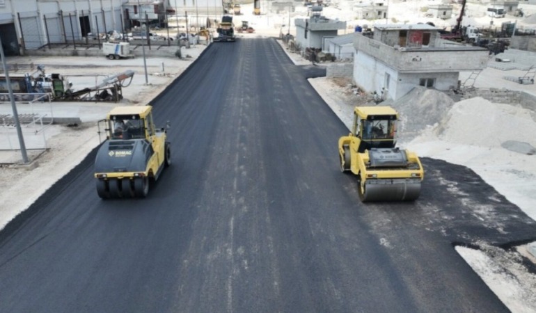 Şanlıurfa Büyükşehir Ekipleri Sahada: Mobilyacılar Sitesi’nde Dev Asfaltlama Çalışması!