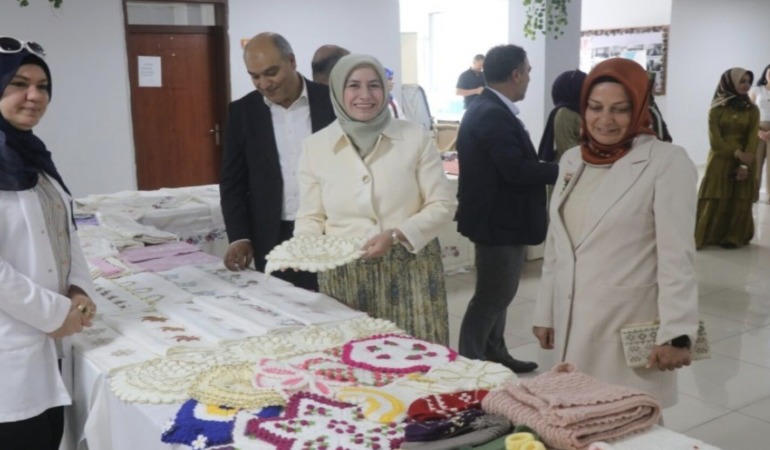 Şanlıurfa Büyükşehir’den Sanat ve Dönüşüm Sergisi: Hayat Boyu Öğrenme Haftası Coşkuyla Başladı!