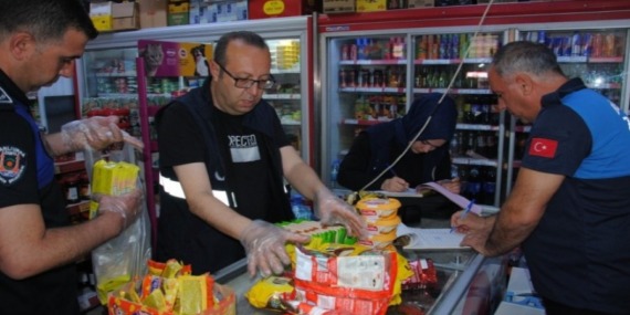 sanliurfada-halk-sagligi-icin-siki-denetim-tarihi-gecmis-urunlere-gecit-yok